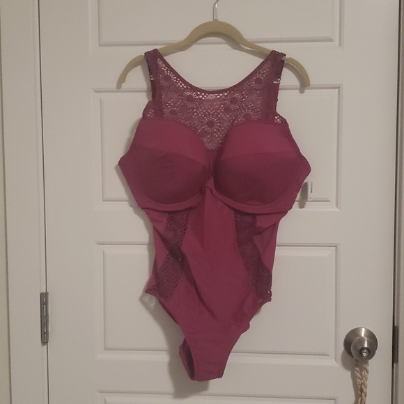 Bathing suit - Picture 1 of 5